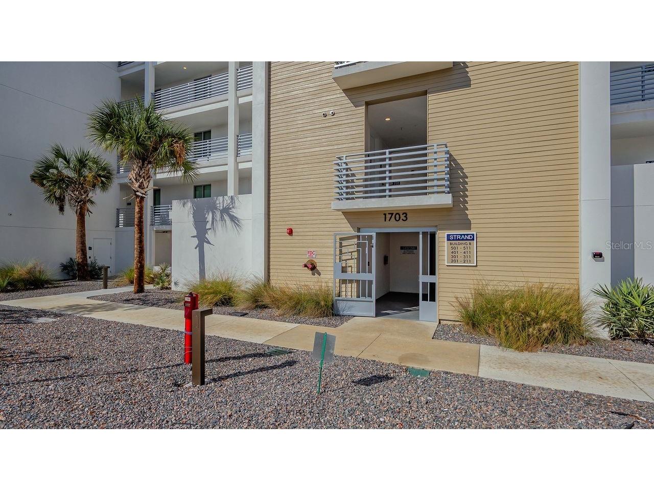 1703 N Tamiami Trail #404 Sarasota FL 34234 A4673230 image38