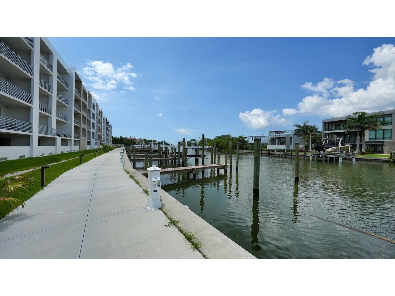 1703 N Tamiami Trail #404 Sarasota FL 34234 A4673230 image53