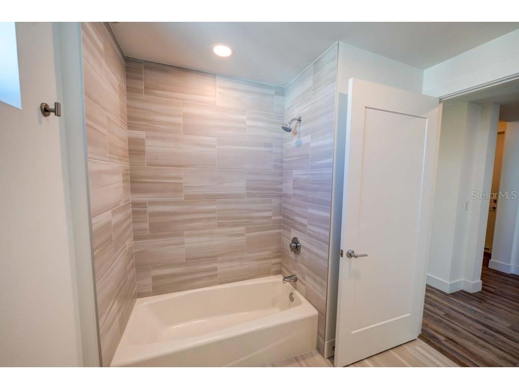 1703 N Tamiami Trail #511 Sarasota FL 34234 A4649626 image15