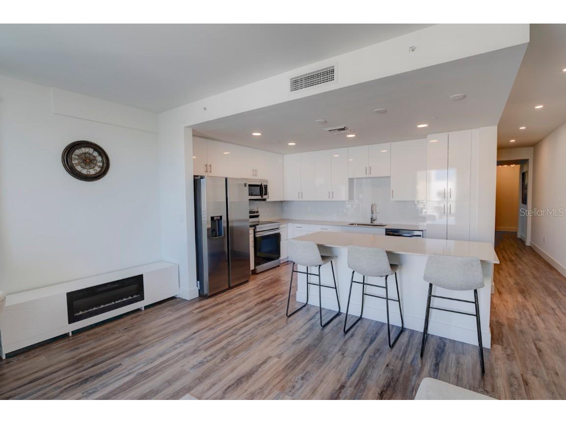 1703 N Tamiami Trail #511 Sarasota FL 34234 A4649626 image6