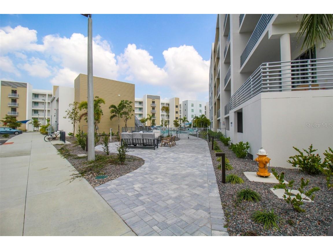1703 N Tamiami Trail #B406 Sarasota FL 34234 A4564357 image3