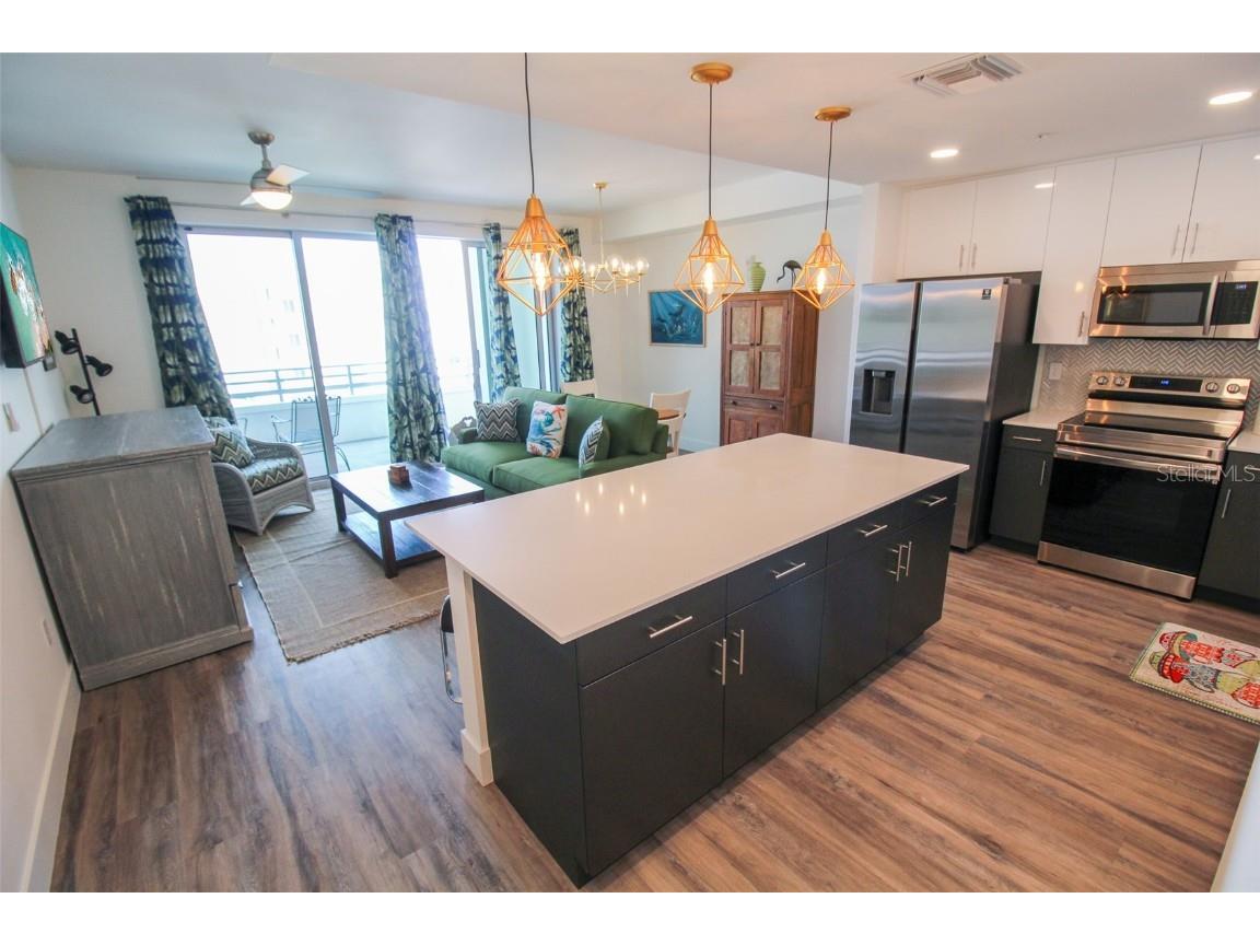 1703 N Tamiami Trail #B406 Sarasota FL 34234 A4564357 image30