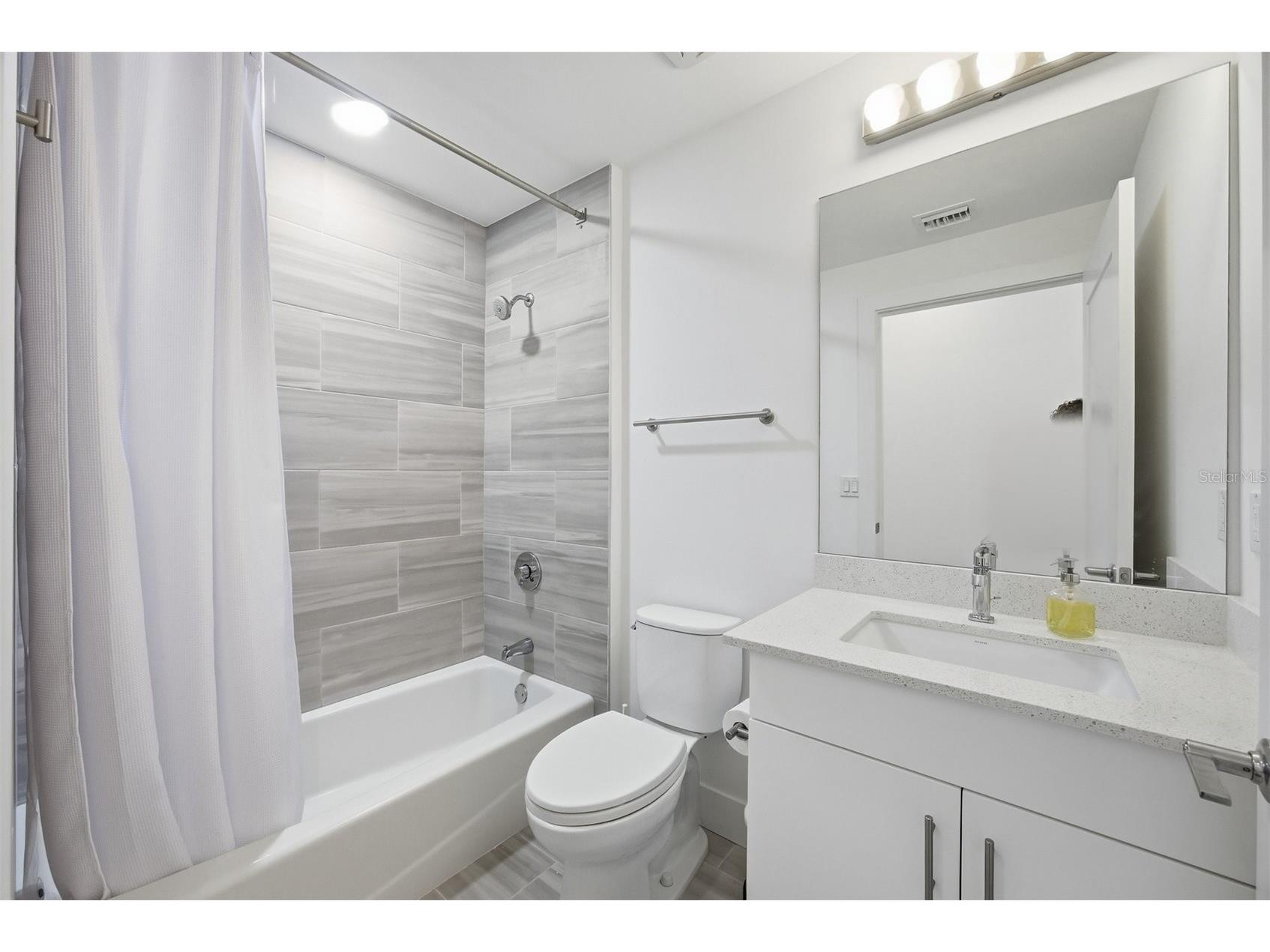 1703 N Tamiami Trail #B507 Sarasota FL 34234 A4678101 image26