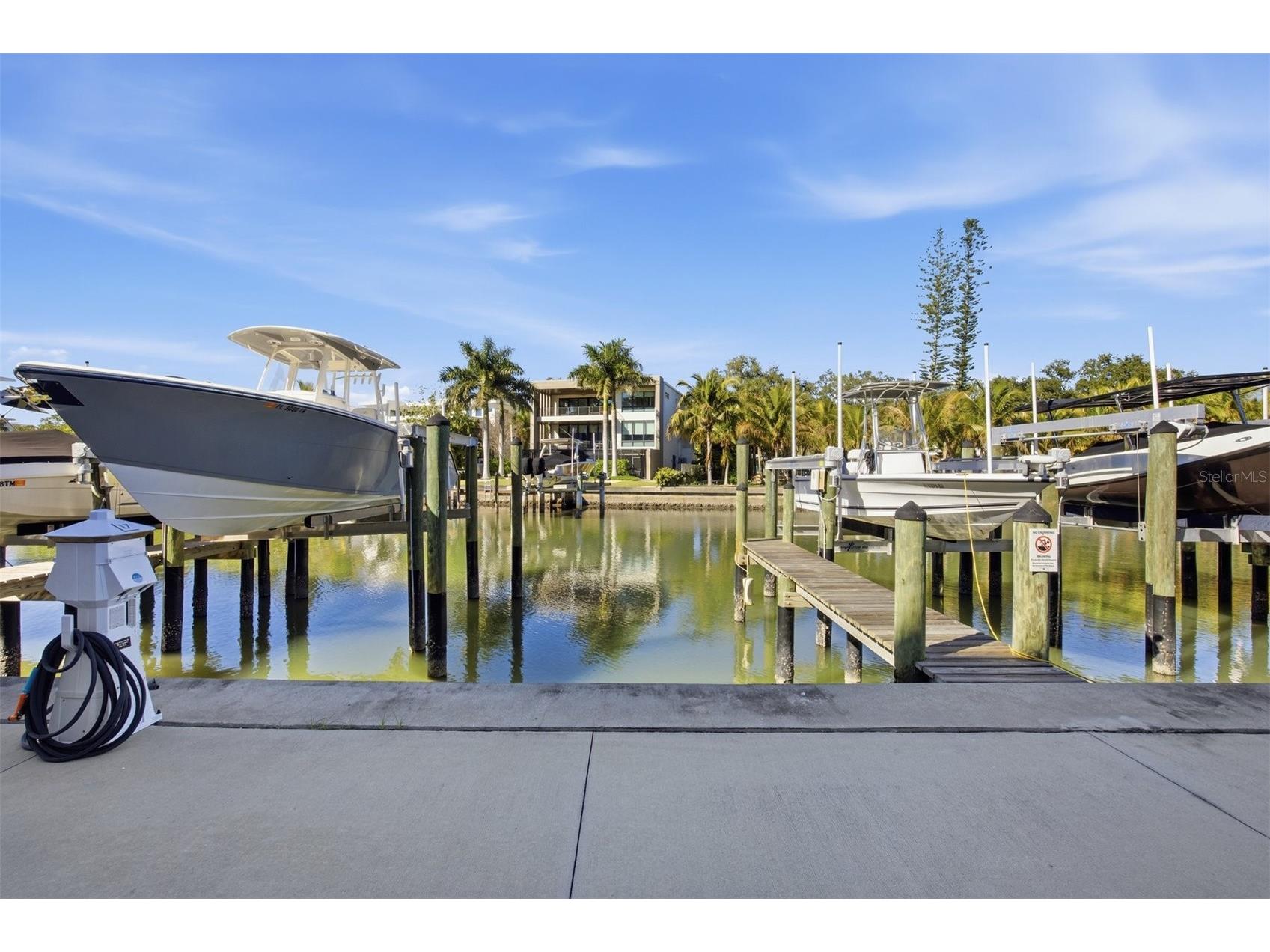 1703 N Tamiami Trail #B507 Sarasota FL 34234 A4678101 image32