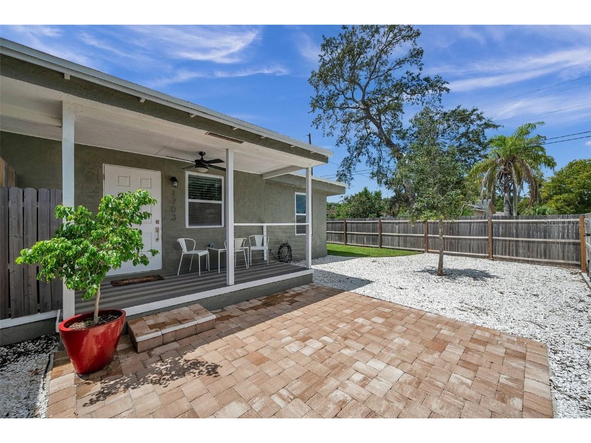 1703 Newark Street S Saint Petersburg FL 33711 U8209814 image1