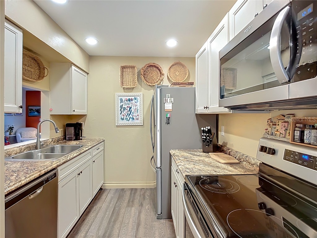 1703 Pelican Cove Road #455 Sarasota FL 34231 - SARASOTA BAY TB8446383 image6