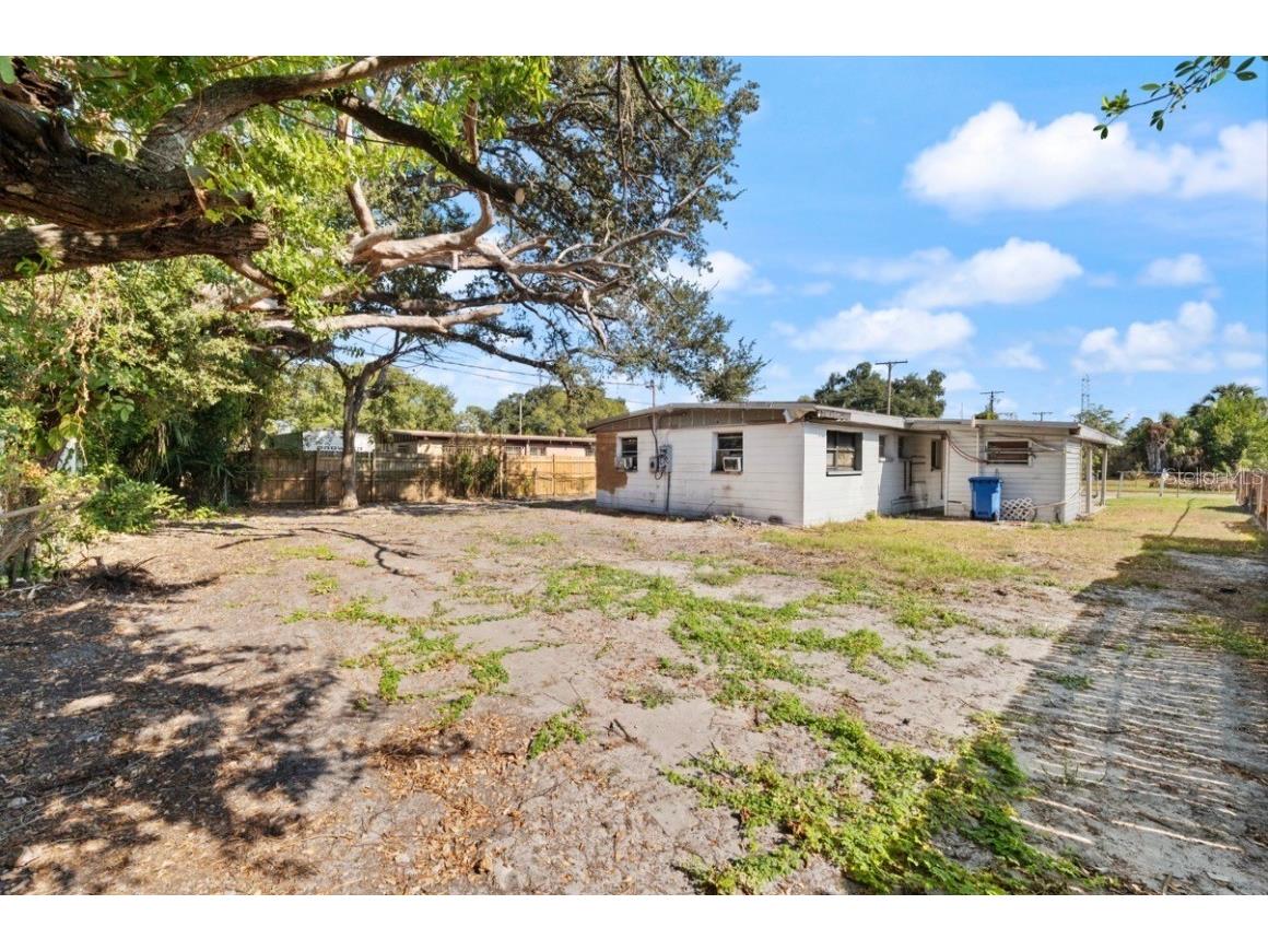 1703 Warrington Way Tampa FL 33619 TB8452225 image11