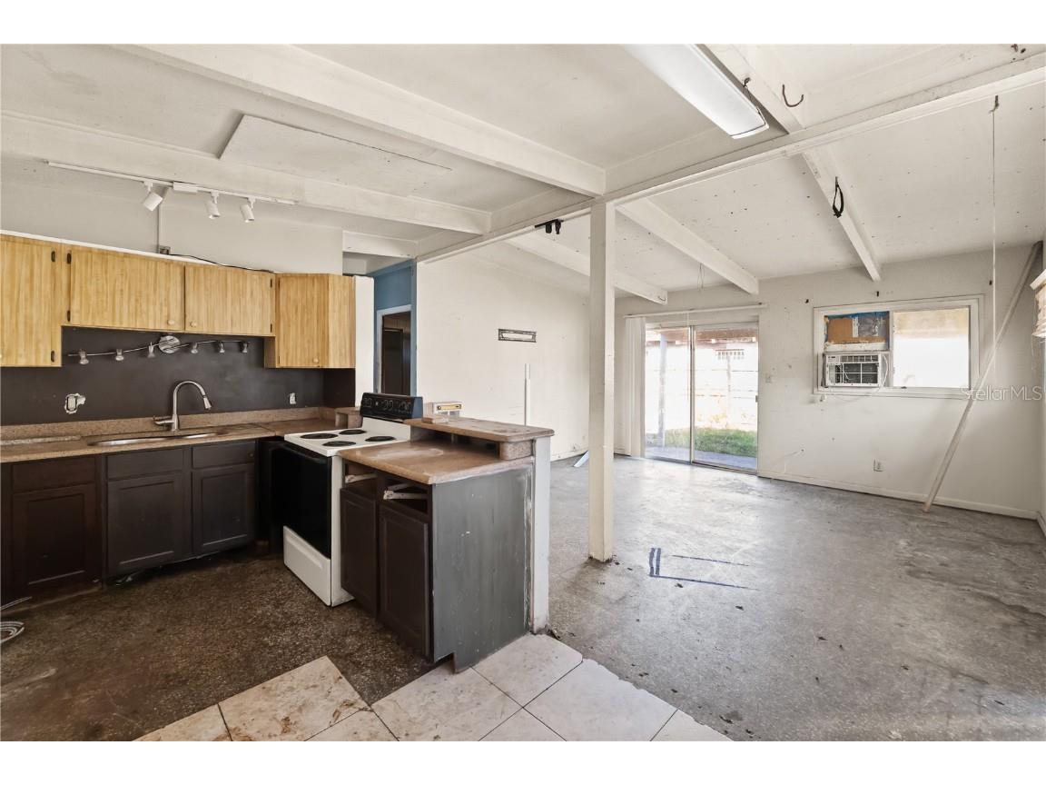 1703 Warrington Way Tampa FL 33619 TB8452225 image2