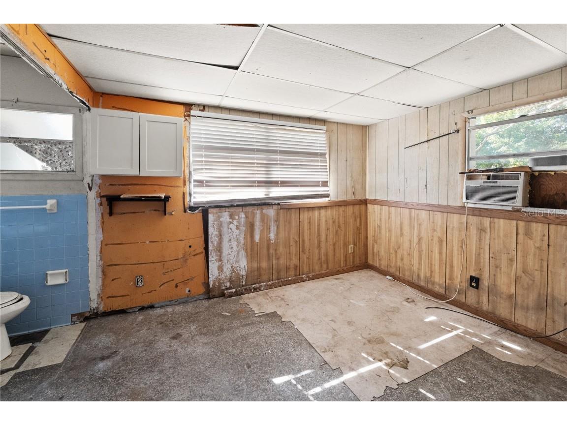 1703 Warrington Way Tampa FL 33619 TB8452225 image5