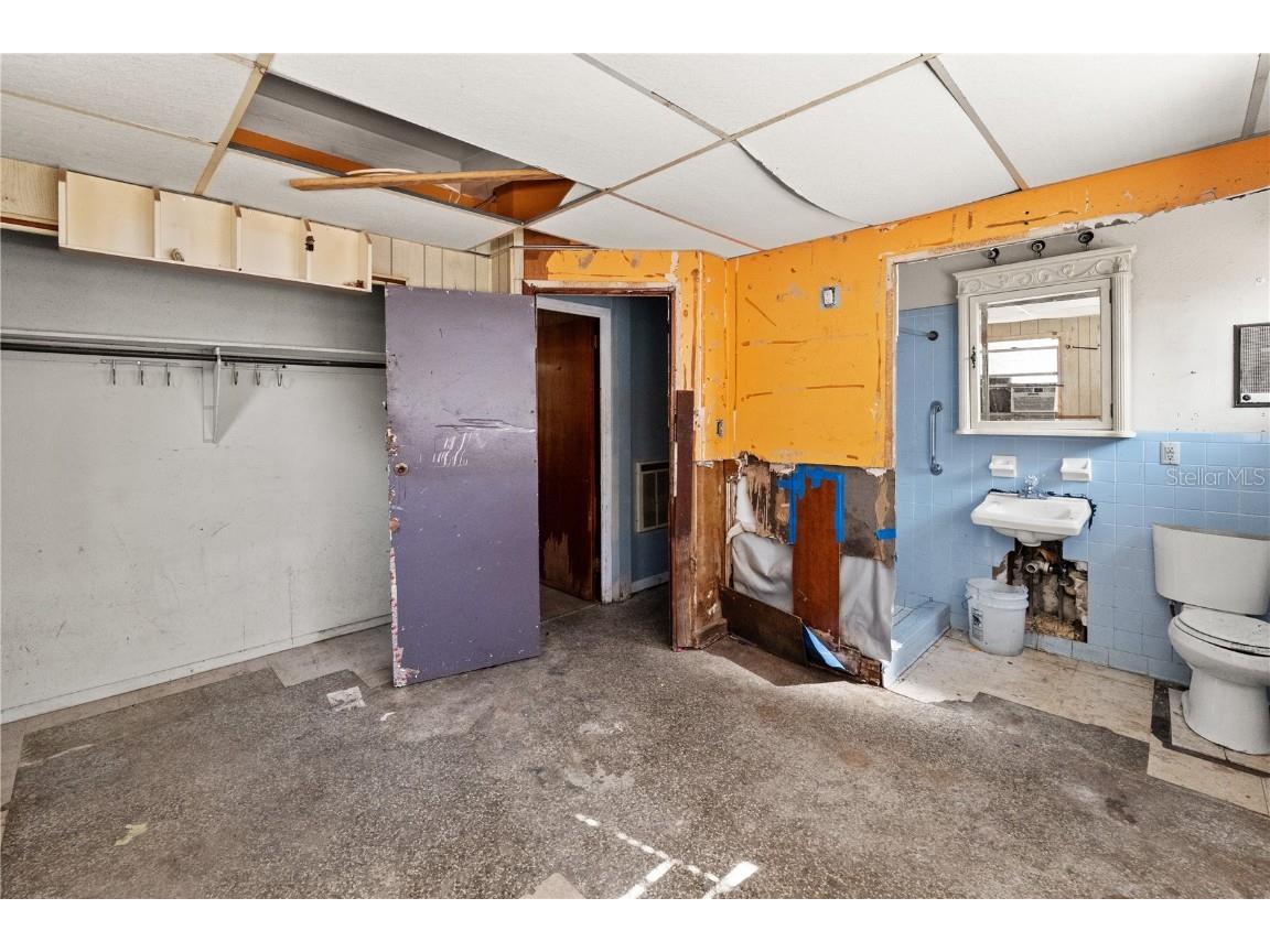 1703 Warrington Way Tampa FL 33619 TB8452225 image6