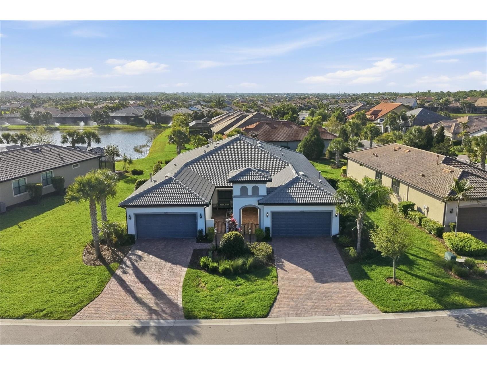 17039 Hampton Falls Terrace Bradenton FL 34202 A4686687 image2