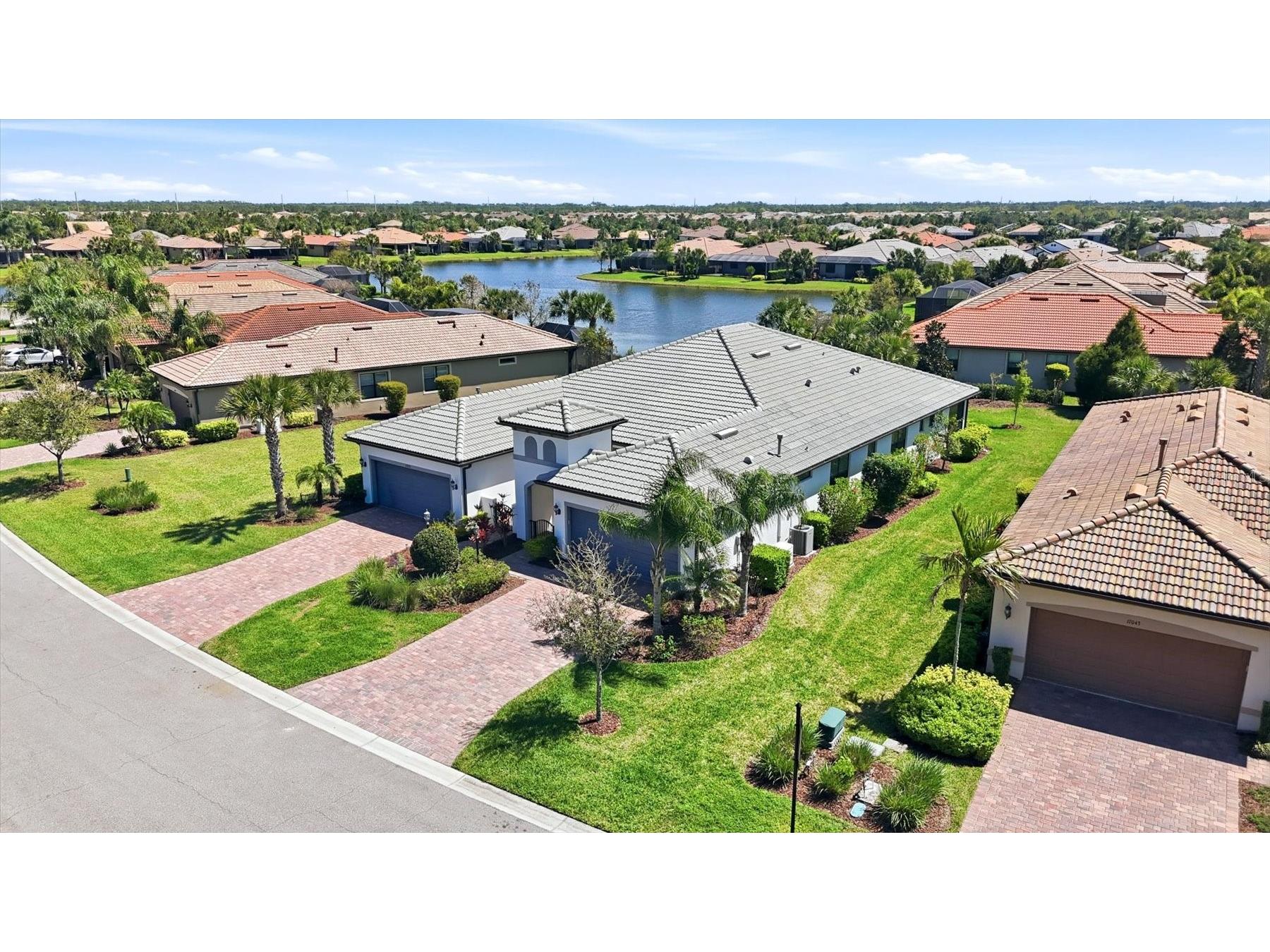 17039 Hampton Falls Terrace Bradenton FL 34202 A4686687 image3