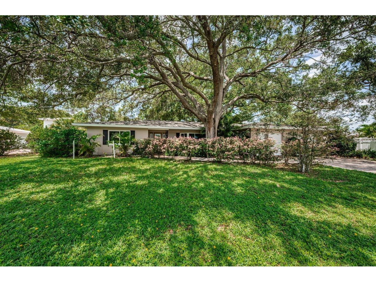 1704 Cypress Avenue Belleair FL 33756 TB8490017 image2