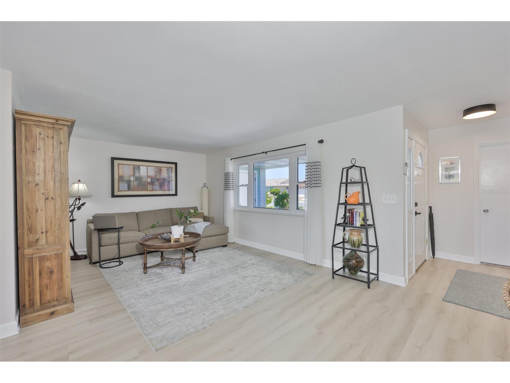 1704 Danbury Drive Sun City Center FL 33573 - South Lake TB8498415 image10