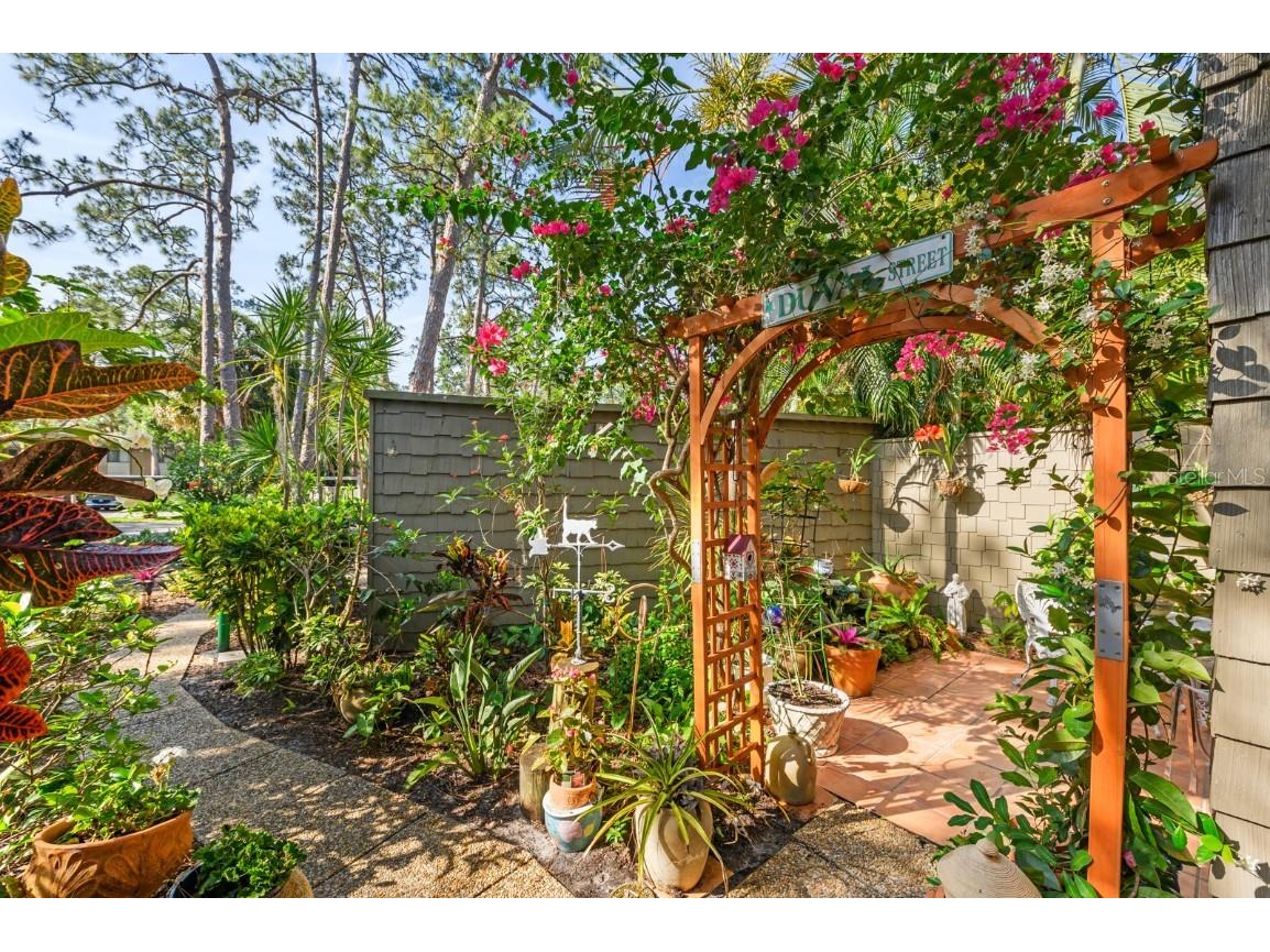 1704 Pelican Cove Road #T-142 Sarasota FL 34231 A4569782 image1