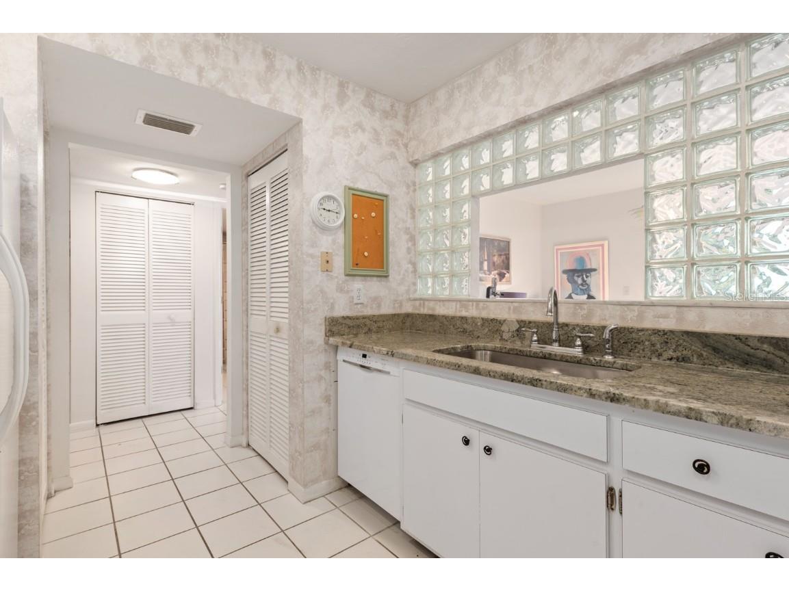 1704 Pelican Cove Road #T138 Sarasota FL 34231 - SARASOTA BAY A4669335 image7