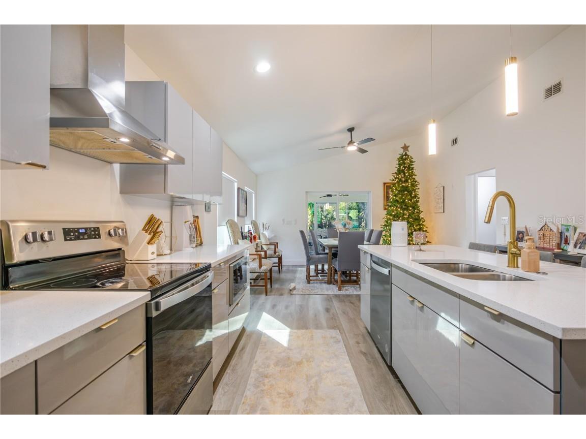 1704 W Hanna Avenue Tampa FL 33604 L4957693 image11