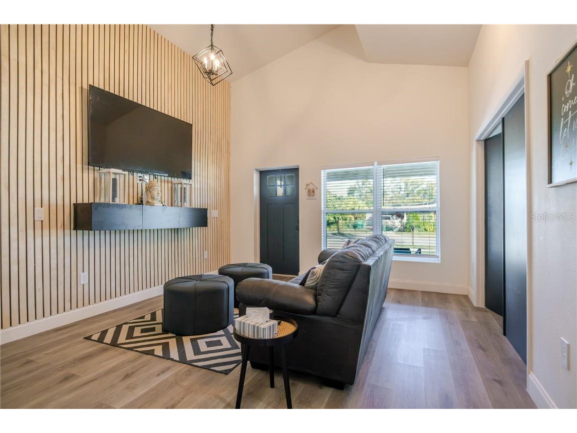 1704 W Hanna Avenue Tampa FL 33604 L4957693 image5