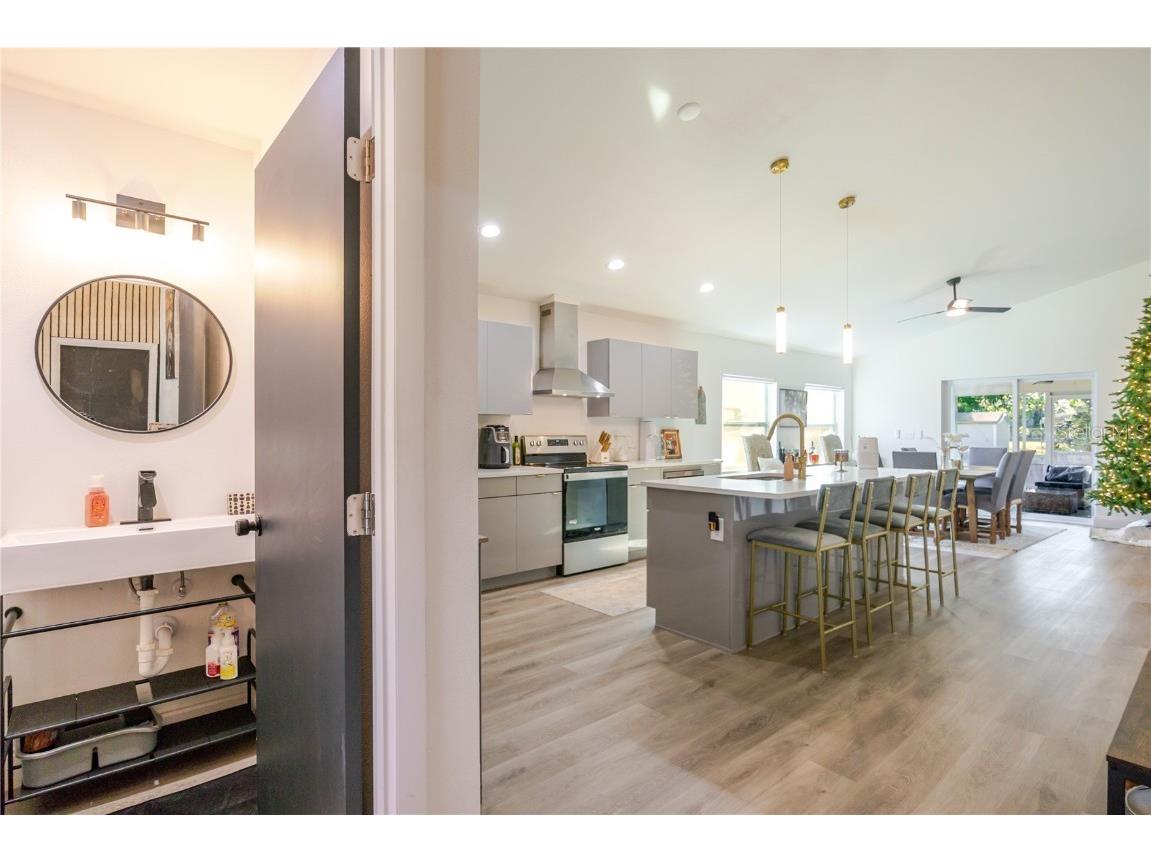 1704 W Hanna Avenue Tampa FL 33604 L4957693 image8