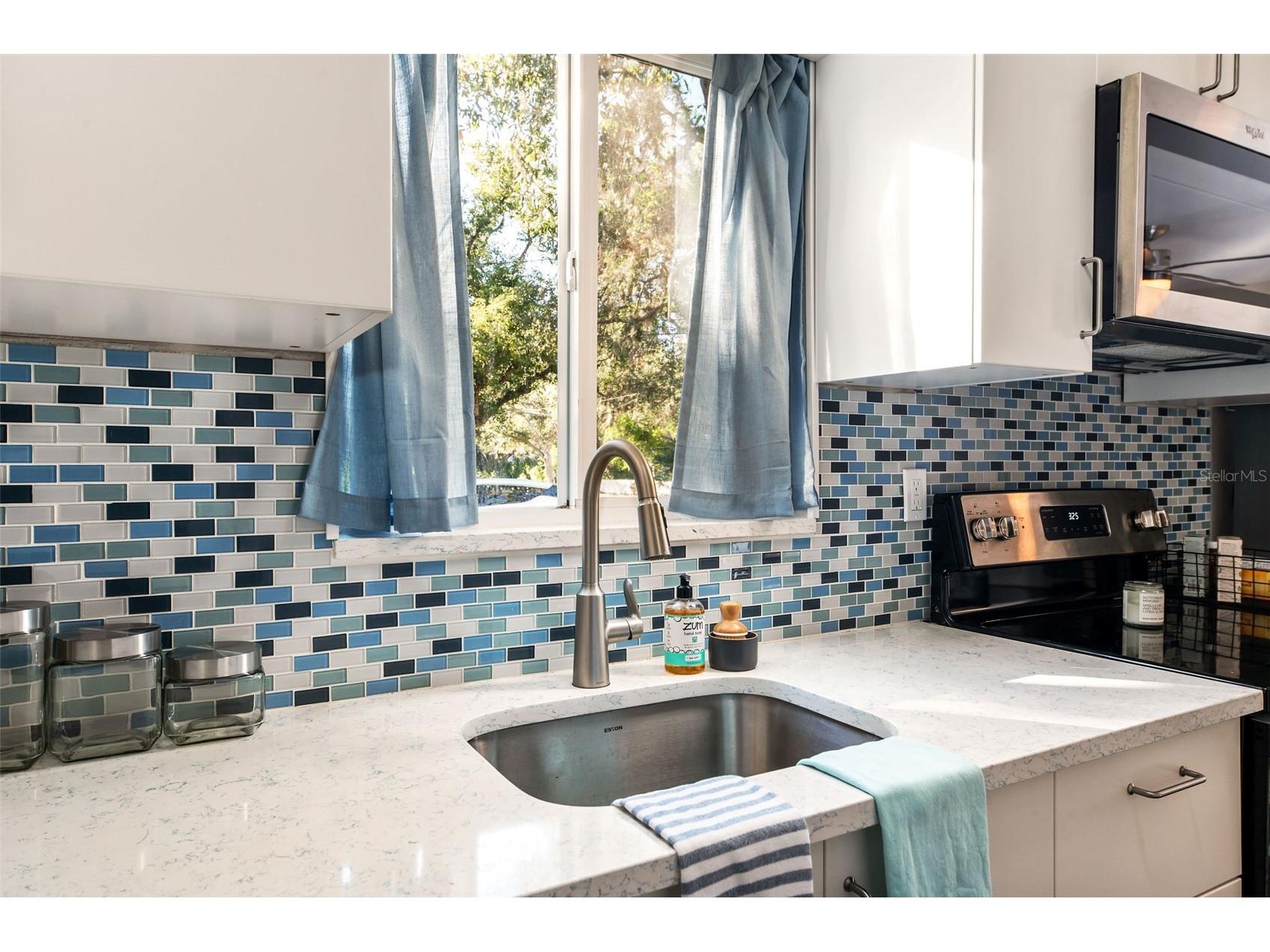 1704 Wisconsin Lane Sarasota FL 34239 A4683524 image11