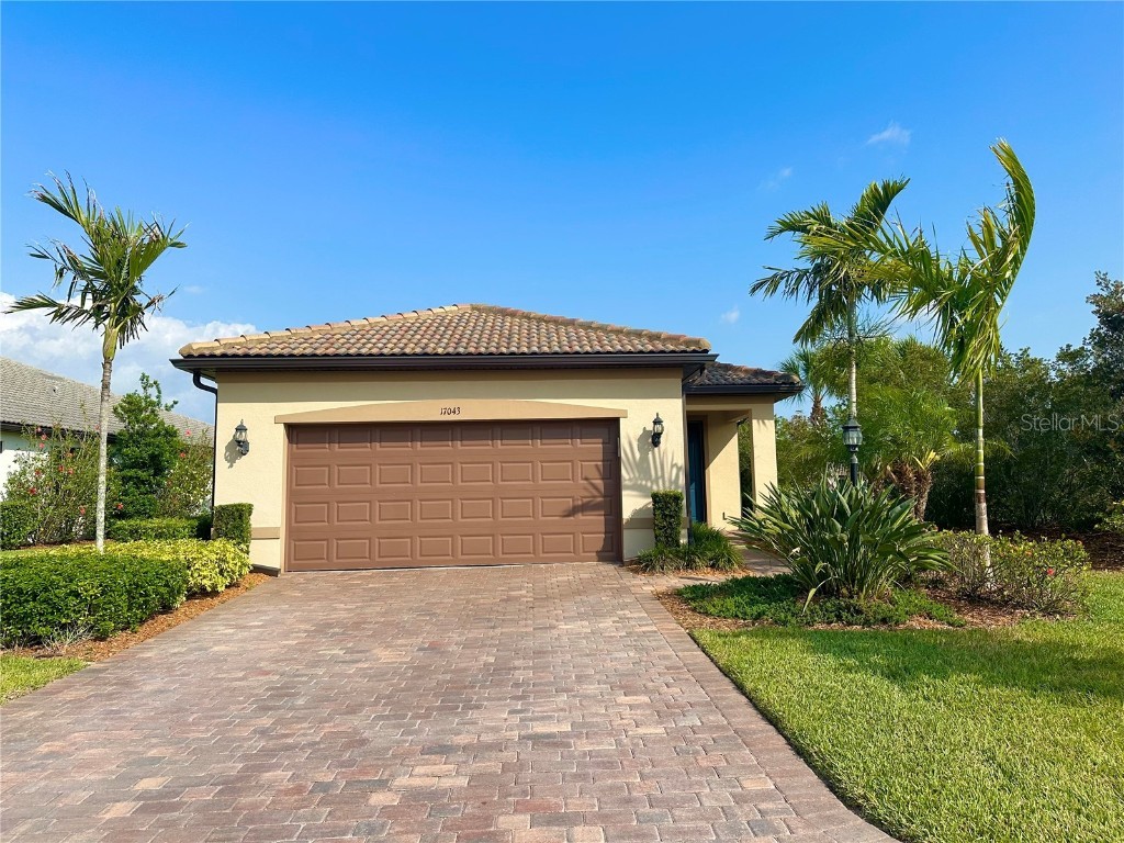 17043 Hampton Falls Terrace Bradenton FL 34202 A4606719 image1