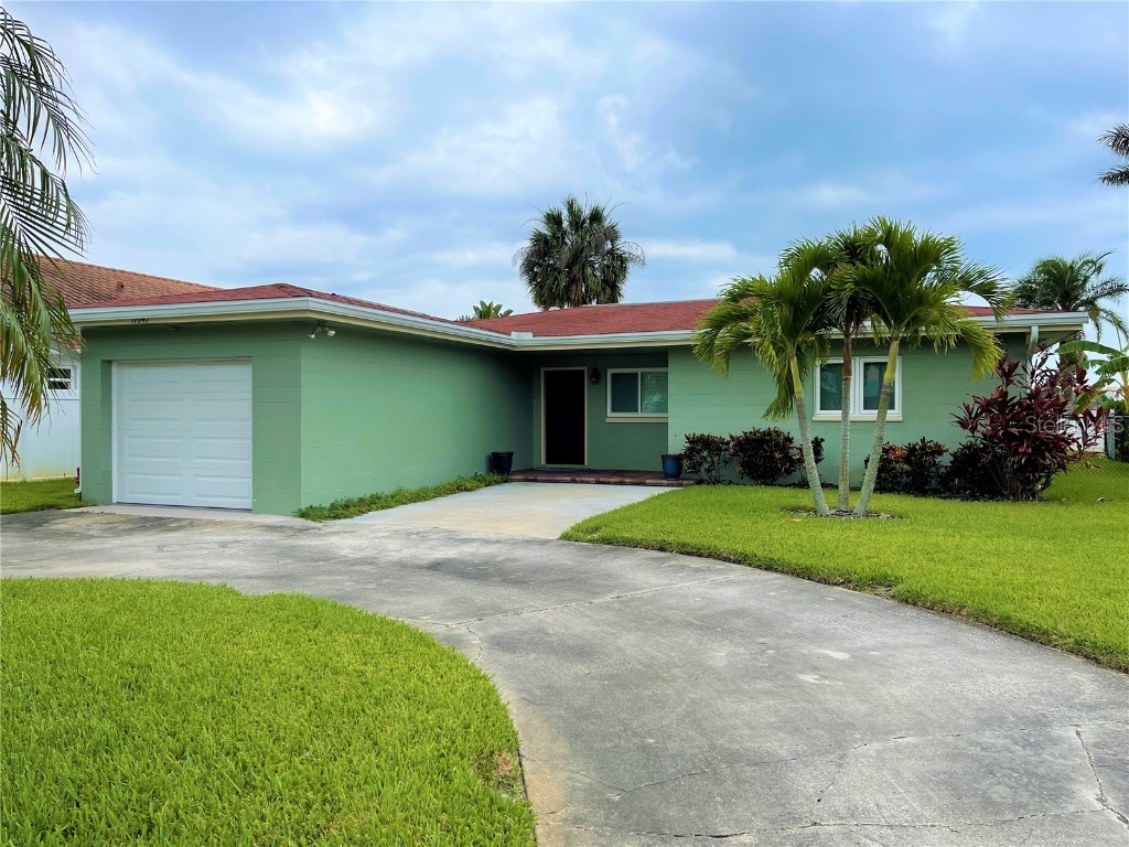 17045 Dolphin Drive North Redington Beach FL 33708 - INTRACOASTAL WATERWAY U8224870 image1