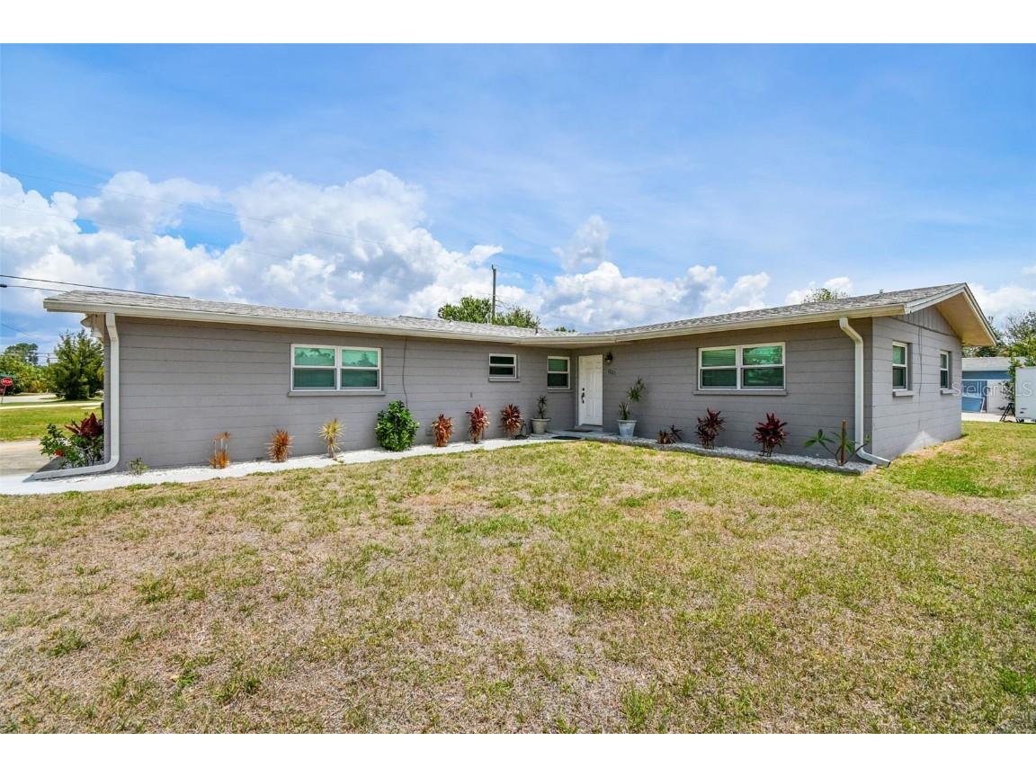 1705 Bamboo Dr Venice FL 34293 C7474426 image1