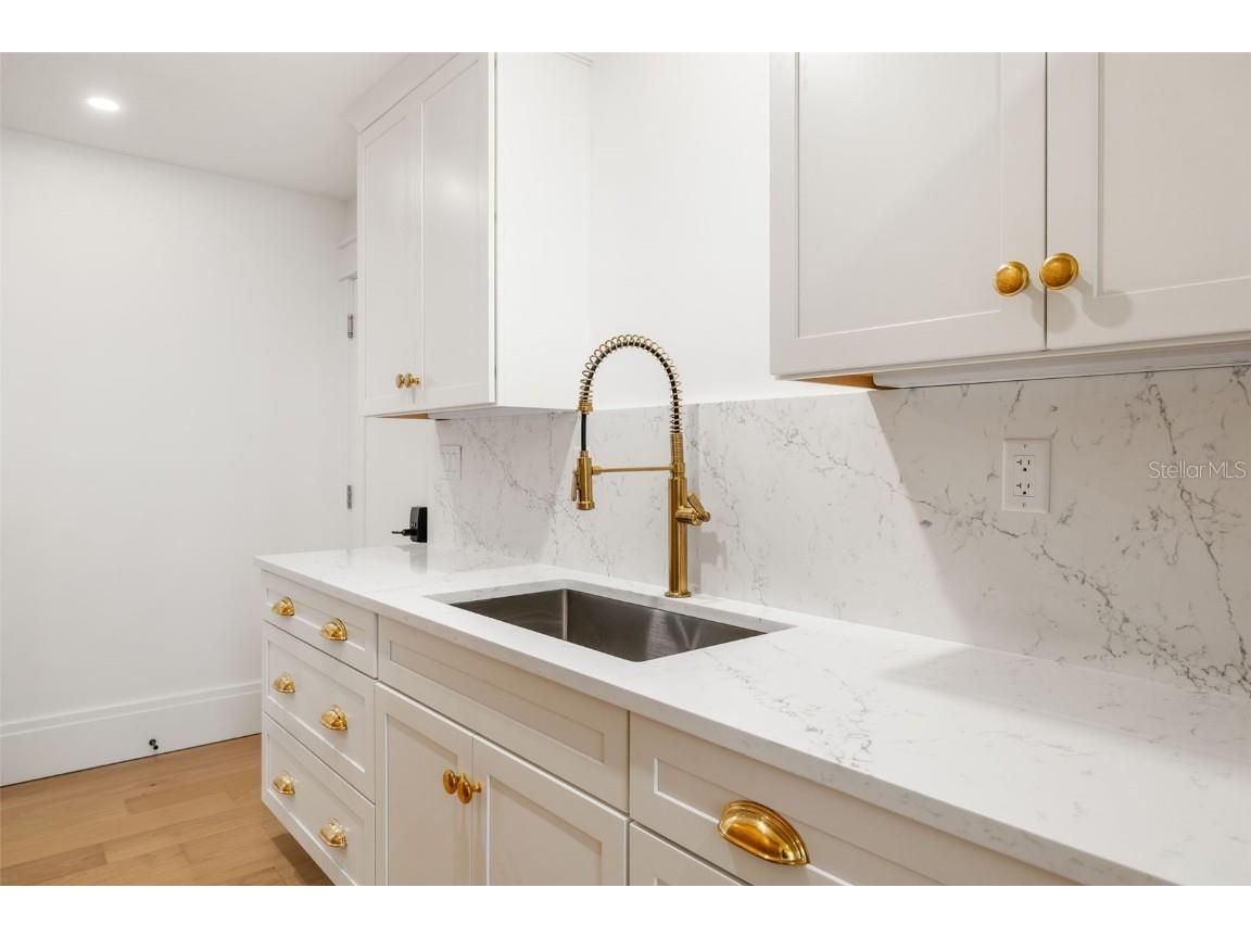 1705 Field Road Sarasota FL 34231 A4671008 image16