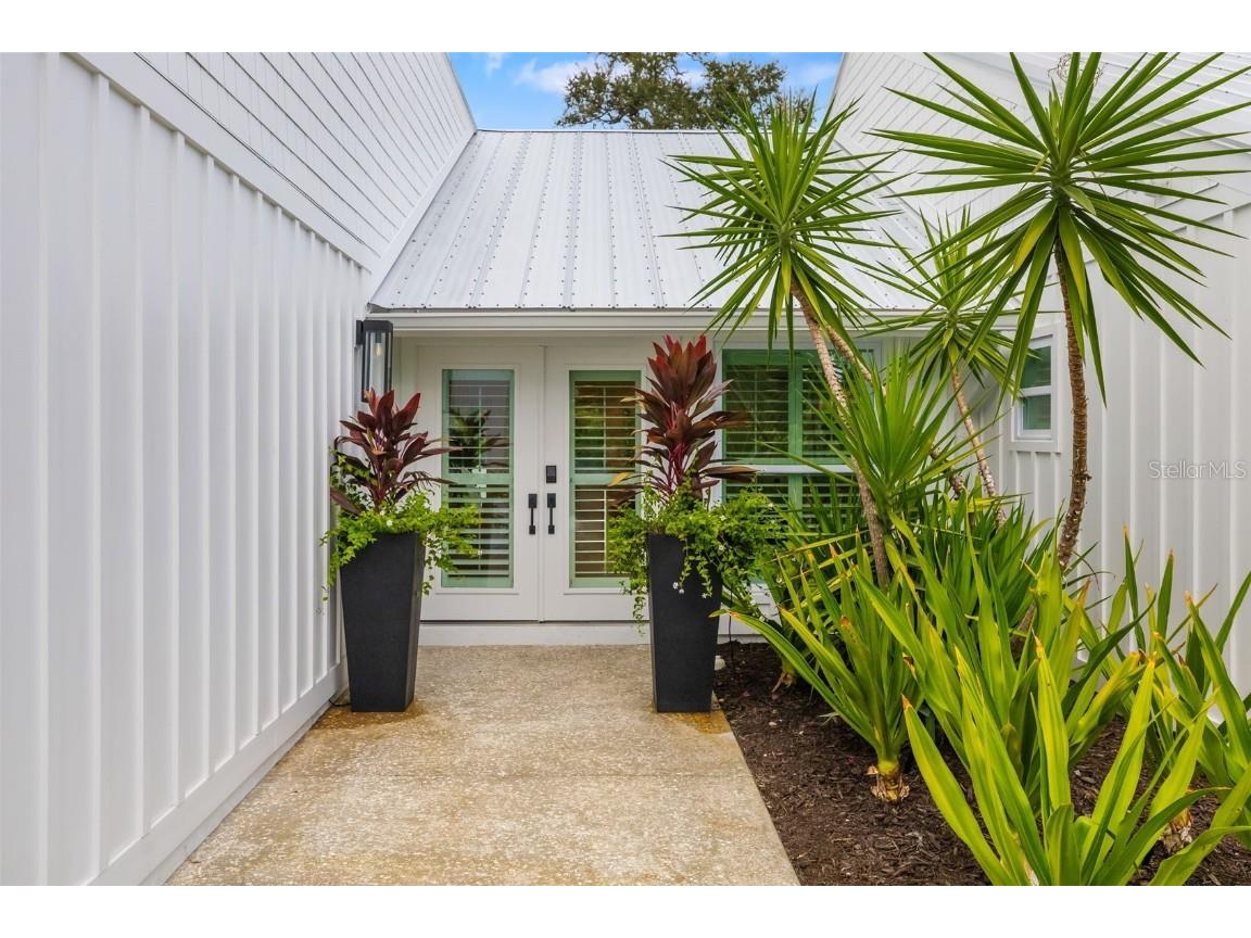 1705 Field Road Sarasota FL 34231 A4671008 image3