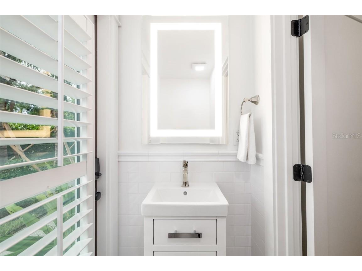 1705 Field Road Sarasota FL 34231 A4671008 image42