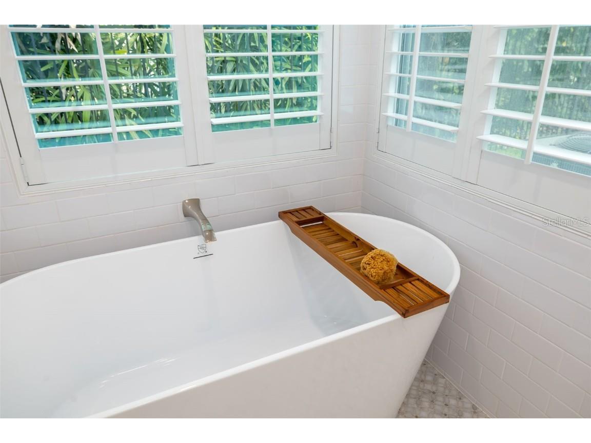 1705 Field Road Sarasota FL 34231 A4671008 image43