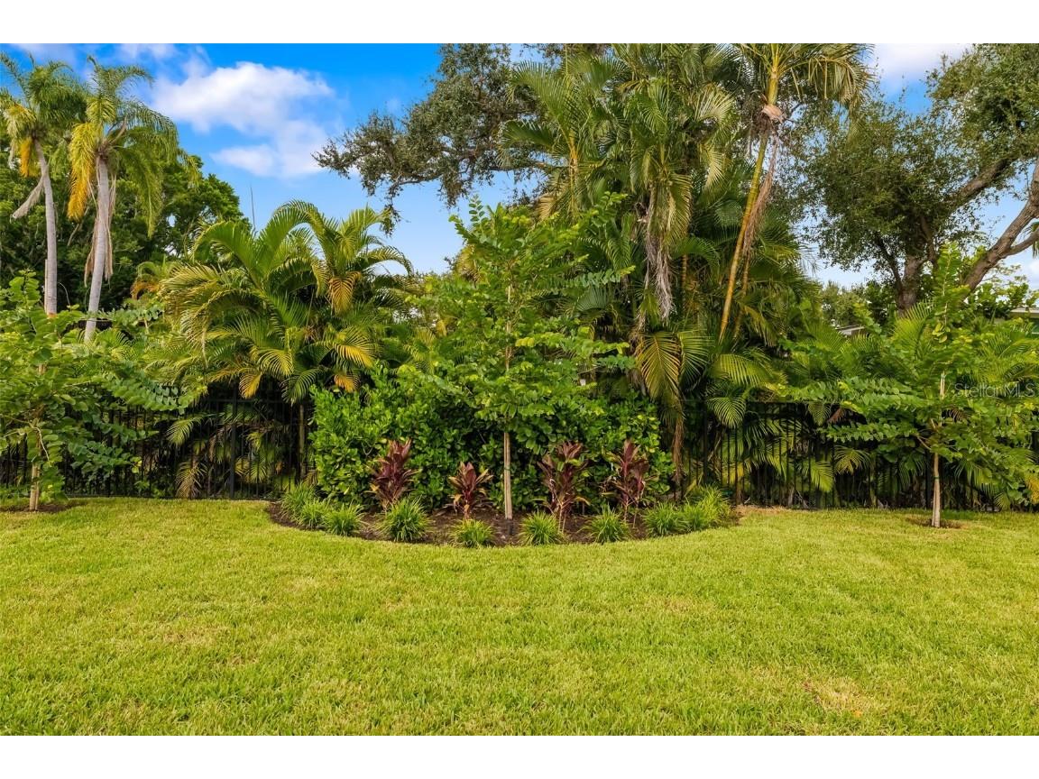 1705 Field Road Sarasota FL 34231 A4671008 image46