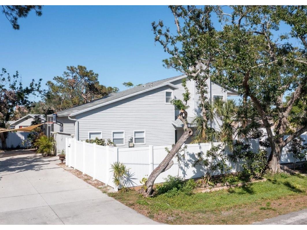 1705 Wharf Road Sarasota FL 34231 A4669697 image1