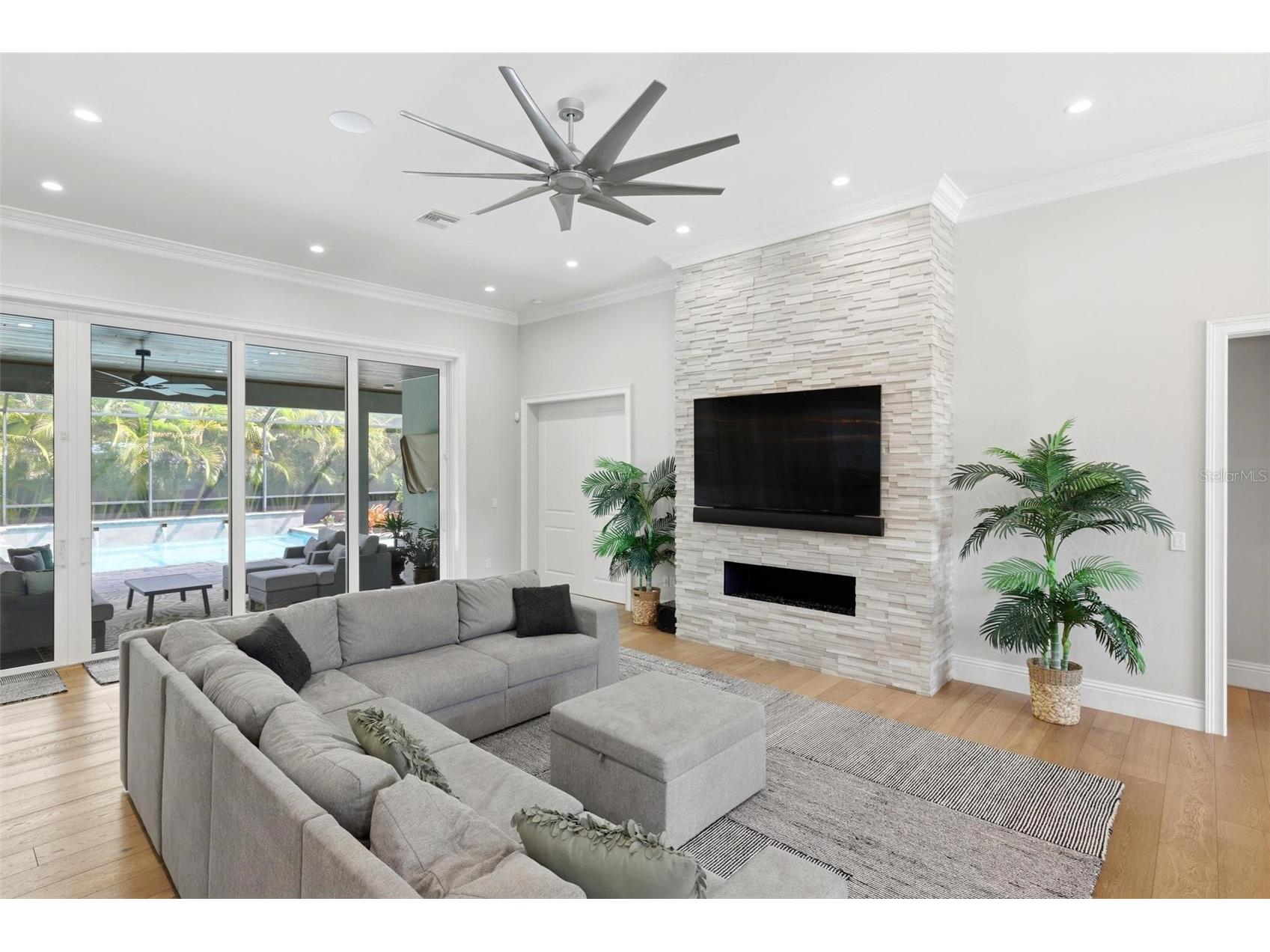 1705 Wisconsin Lane Sarasota FL 34239 A4689693 image12