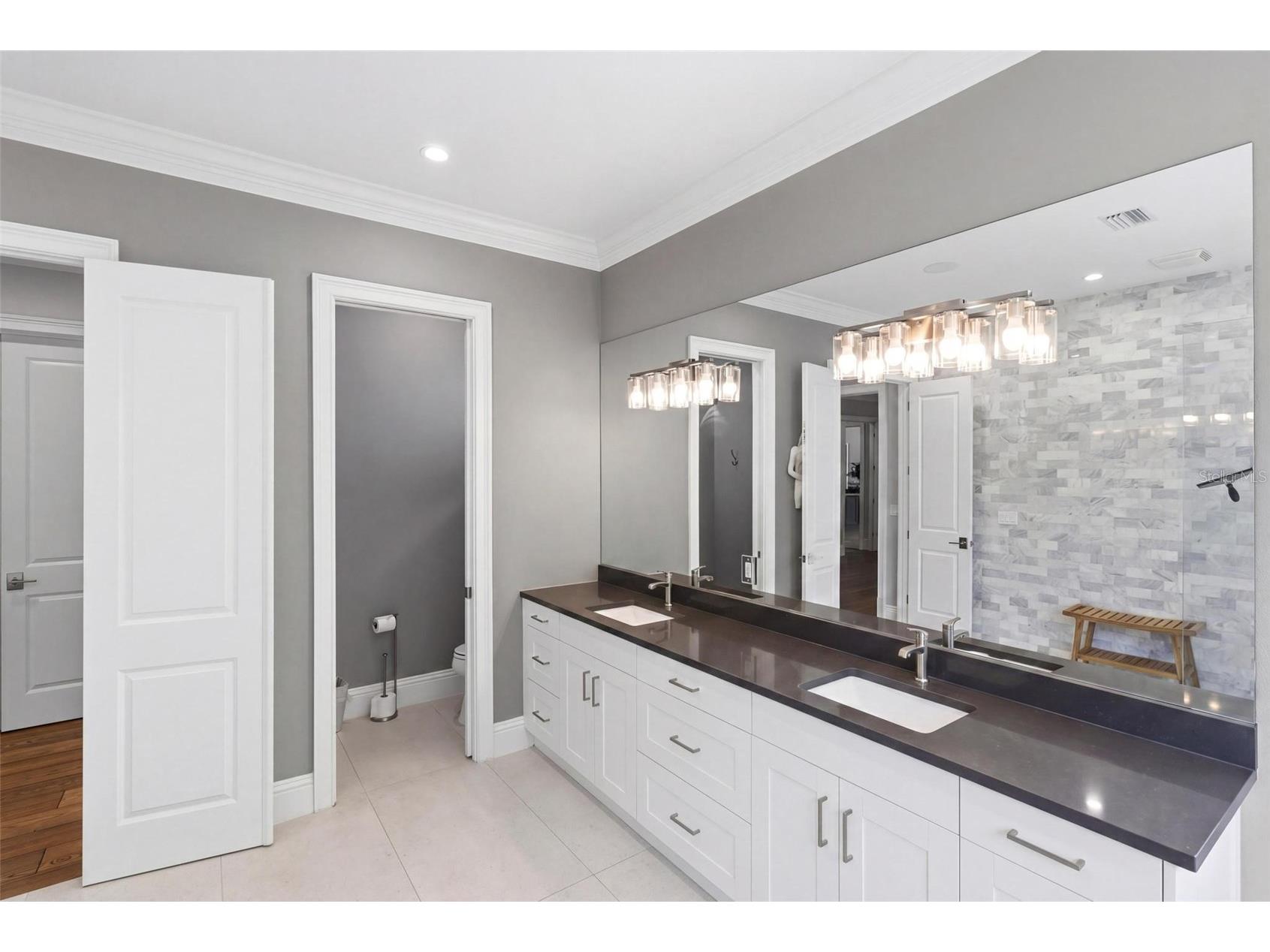 1705 Wisconsin Lane Sarasota FL 34239 A4689693 image27