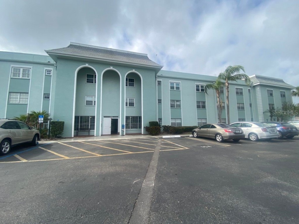1706 Belleair Forest Drive #128 Belleair FL 33756 U8194947 image1