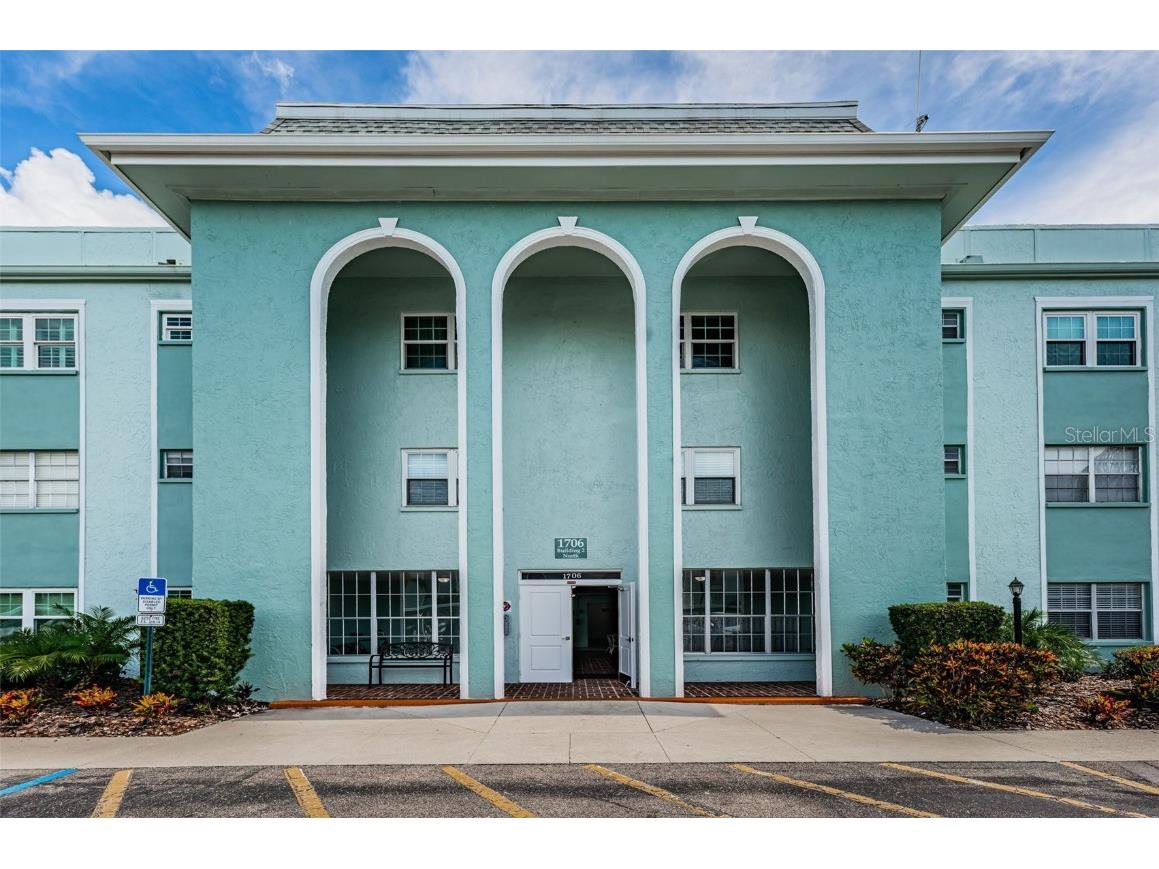 1706 Belleair Forest Drive #322 Belleair FL 33756 U8244528 image1
