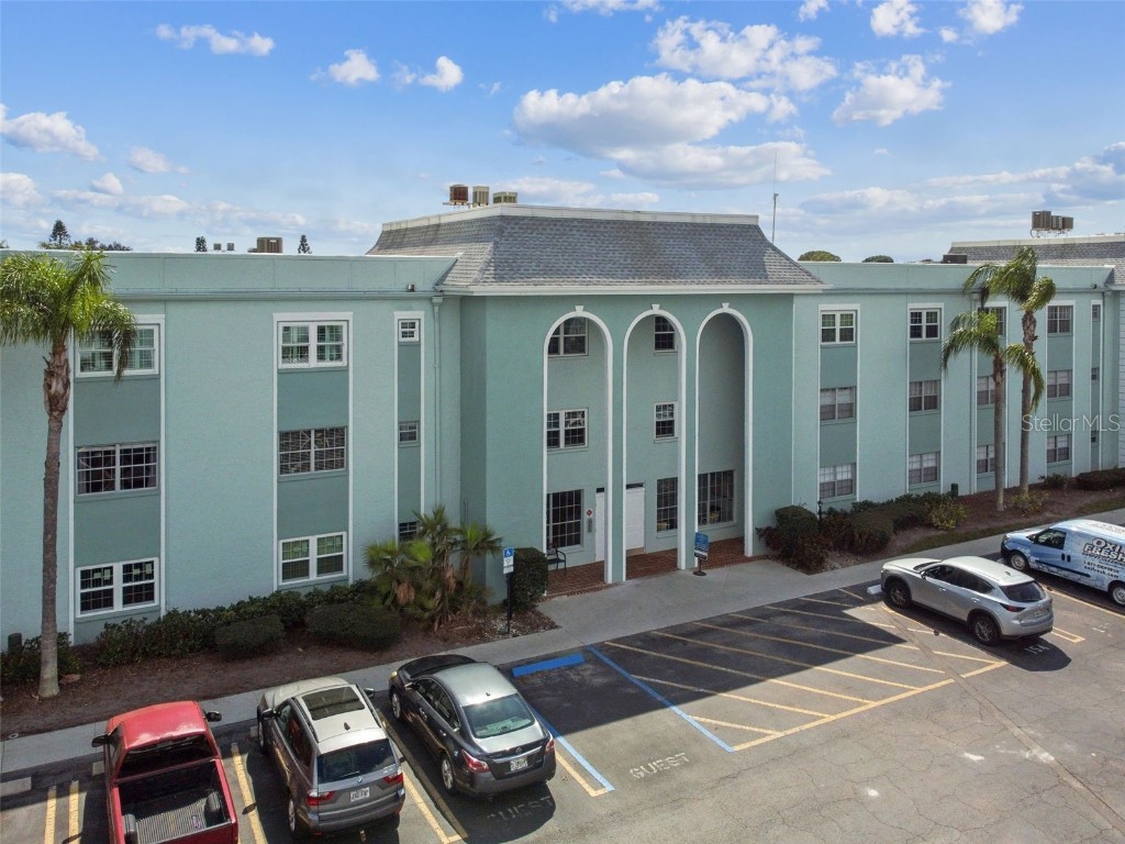 1706 Belleair Forest Drive #334 Belleair FL 33756 U8225366 image1