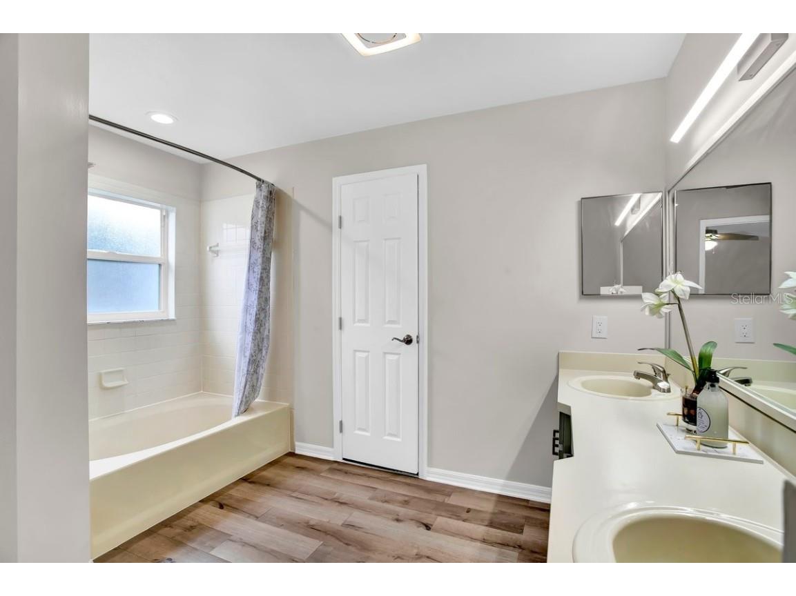 1706 Erin Brooke Drive Valrico FL 33594 TB8400892 image16