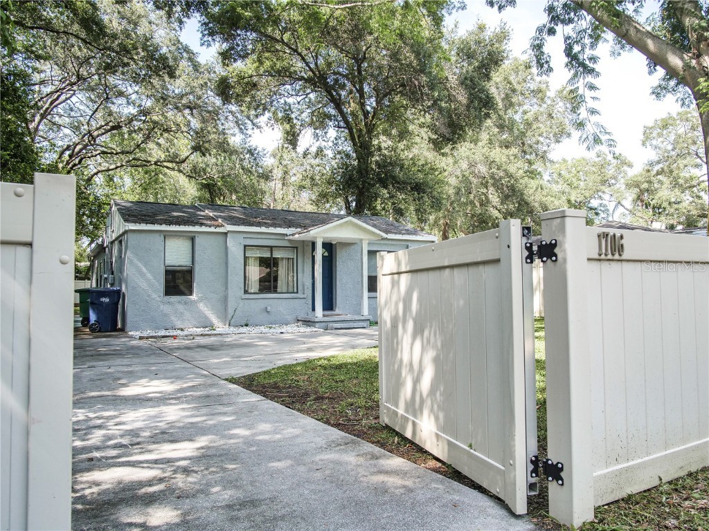 1706 NE Lambright Street Tampa FL 33610 T3489562 image1