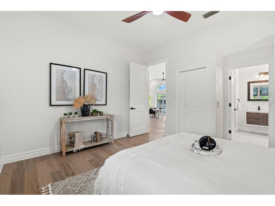 1707 Caribbean Drive Sarasota FL 34231 A4664166 image15