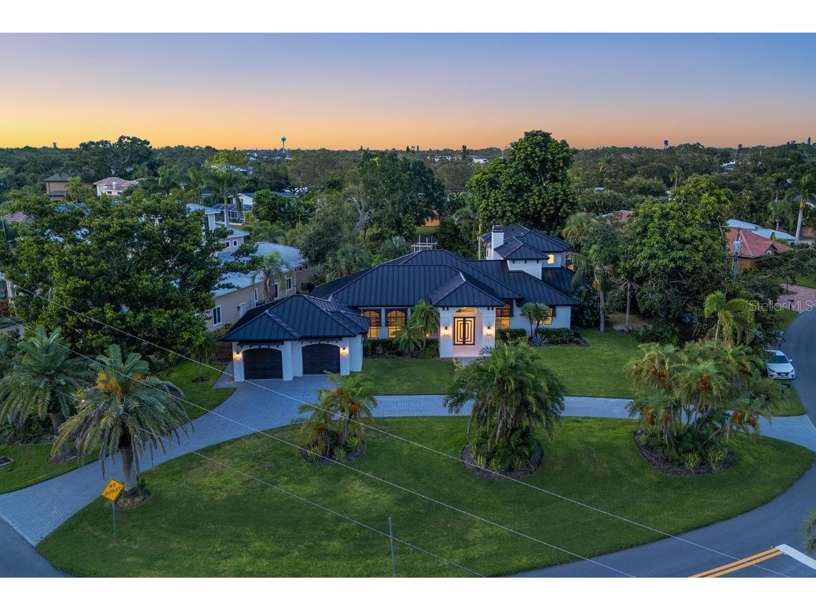 1707 Caribbean Drive Sarasota FL 34231 A4664166 image2