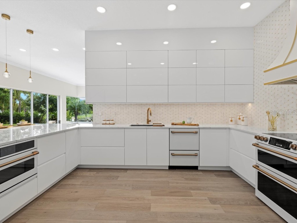 1707 Caribbean Drive Sarasota FL 34231 A4664166 image26