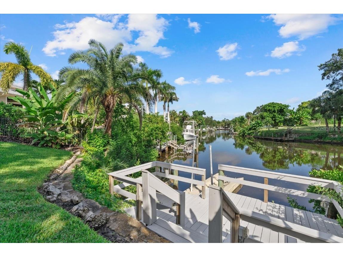 1707 Caribbean Drive Sarasota FL 34231 A4664166 image50