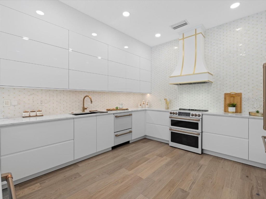 1707 Caribbean Drive Sarasota FL 34231 A4672611 image14