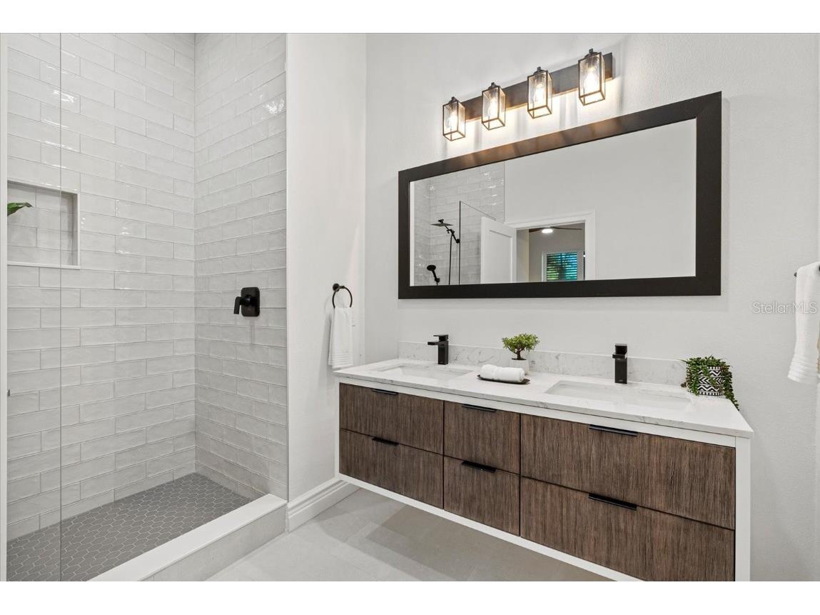 1707 Caribbean Drive Sarasota FL 34231 A4672611 image25