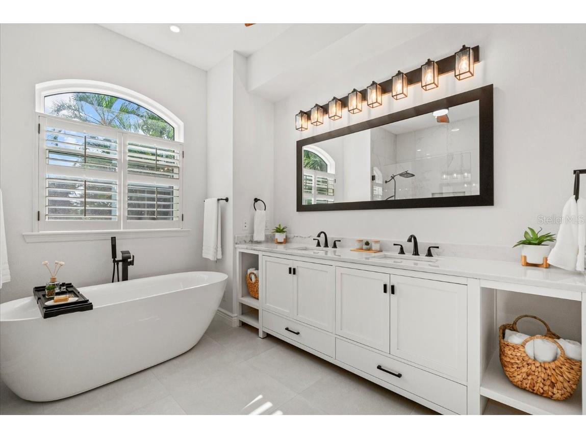 1707 Caribbean Drive Sarasota FL 34231 A4672611 image36