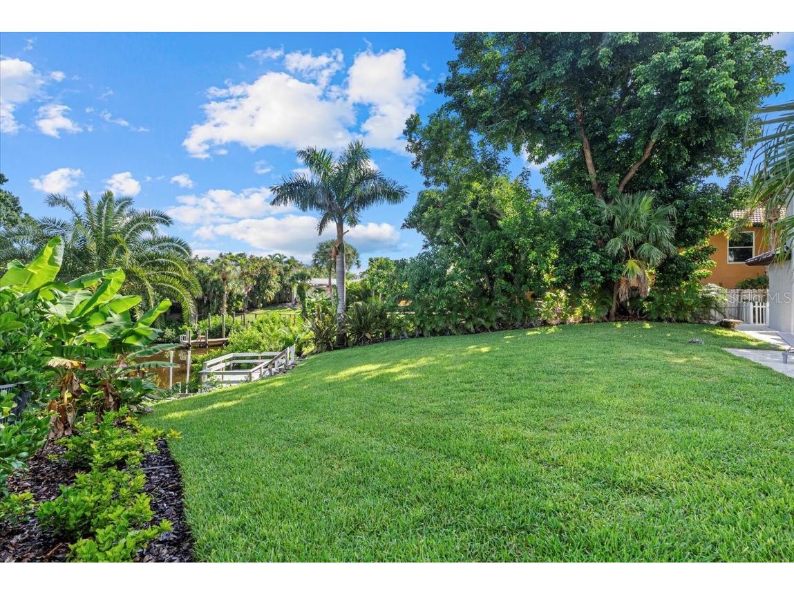 1707 Caribbean Drive Sarasota FL 34231 A4672611 image41