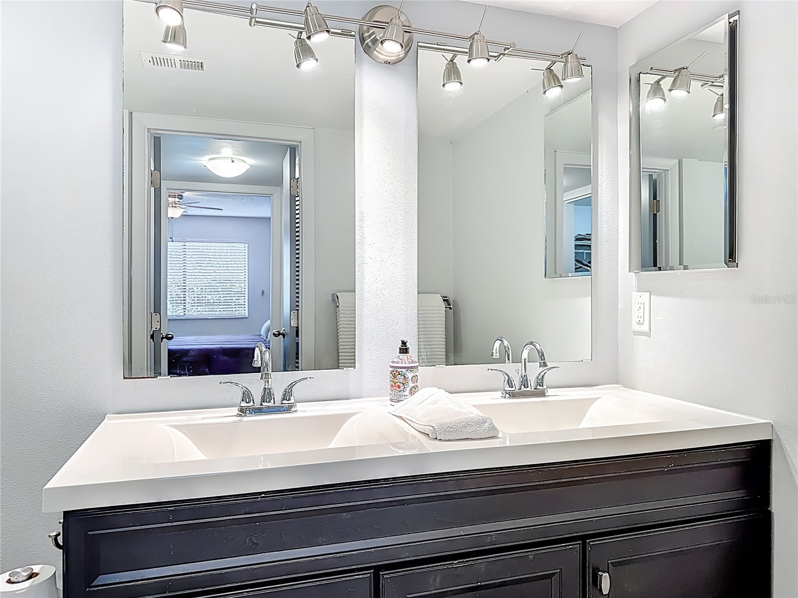 1707 Pelican Cove Road #GL351 Sarasota FL 34231 A4685996 image28