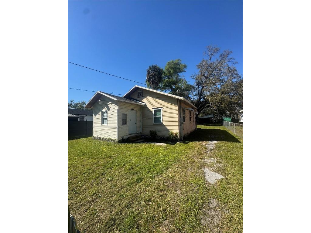 1707 W Arctic Street Tampa FL 33604 TB8362051 image1